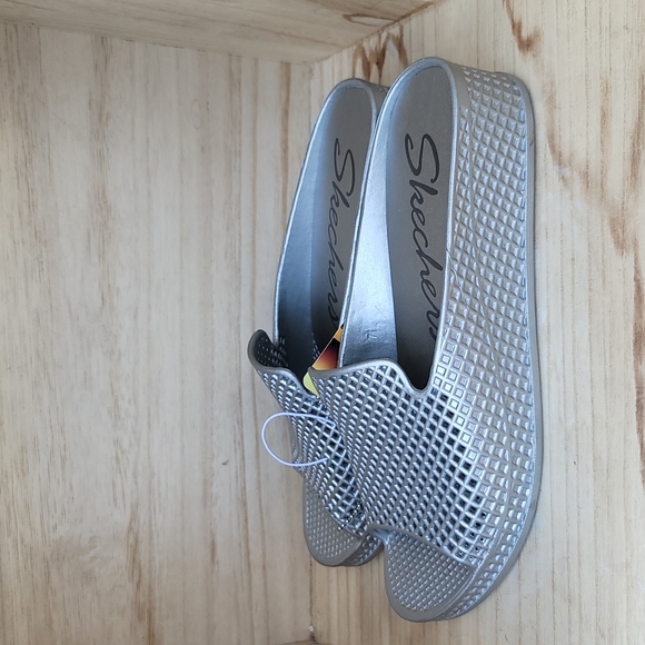 Skechers Plastic Waffle Design Open Toe Wedges - Picture 5 of 8